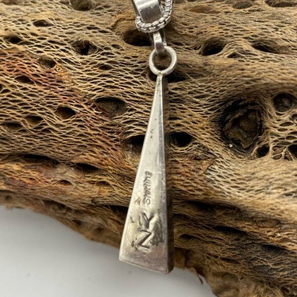 Triangle Pendant Signed MY Turquoise with blk stone inlay - Picture 2 of 3